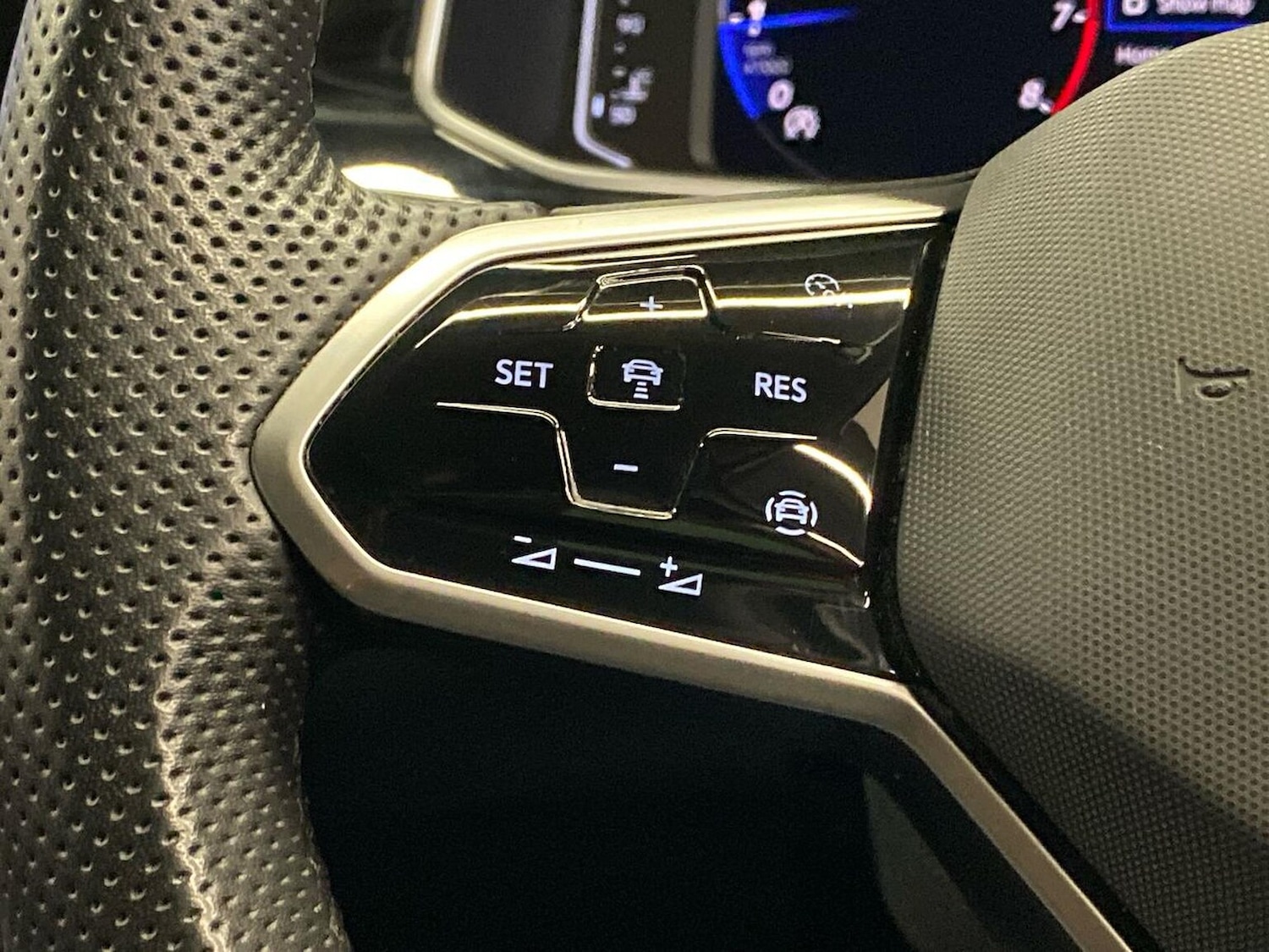 Used Volkswagen T-Roc 2022 for sale - 76637772: Photo 26