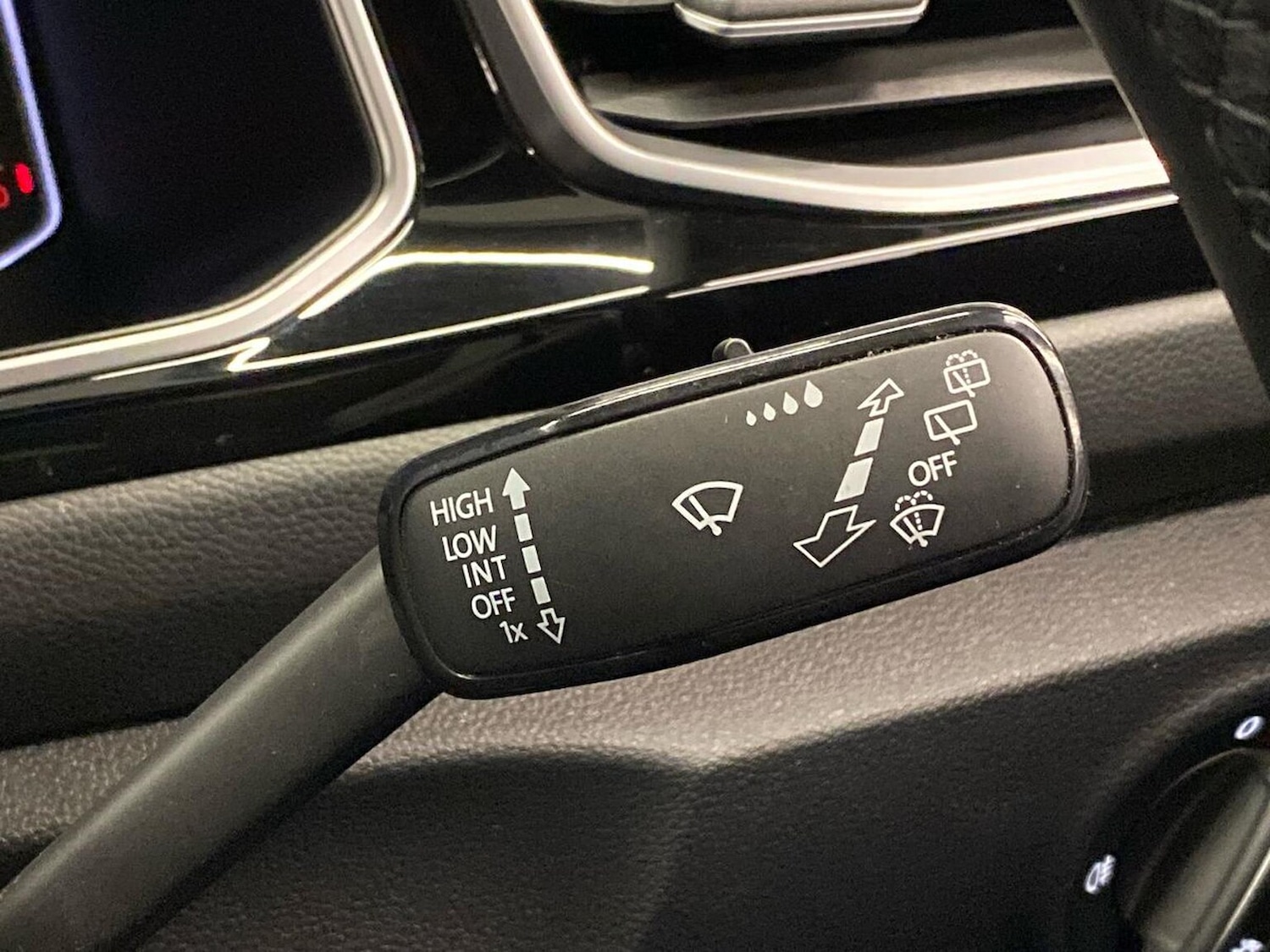 Used Volkswagen T-Roc 2022 for sale - 76637772: Photo 27