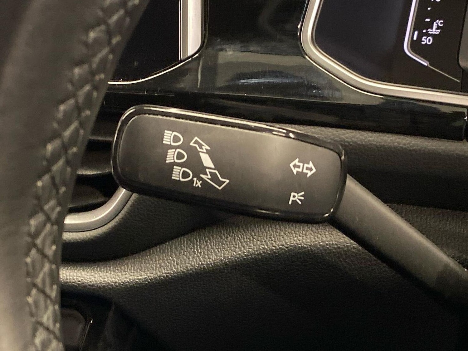 Used Volkswagen T-Roc 2022 for sale - 76637772: Photo 28