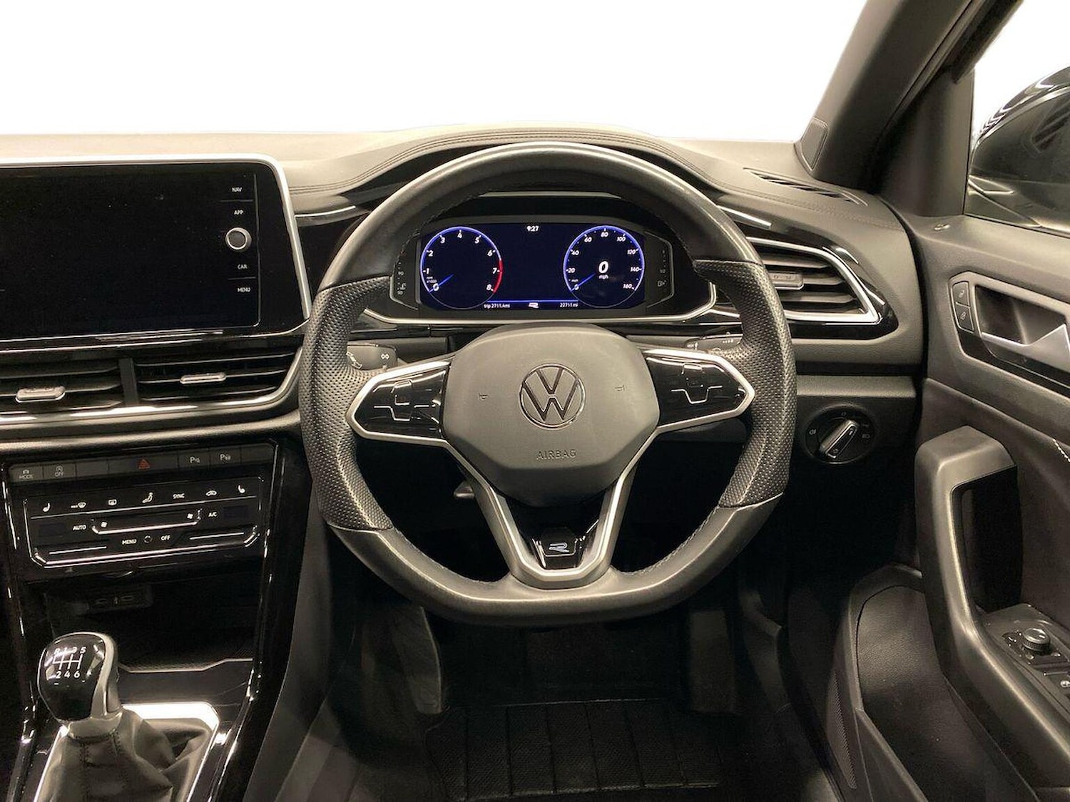 Used Volkswagen T-Roc 2022 for sale - 76637772: Photo 9