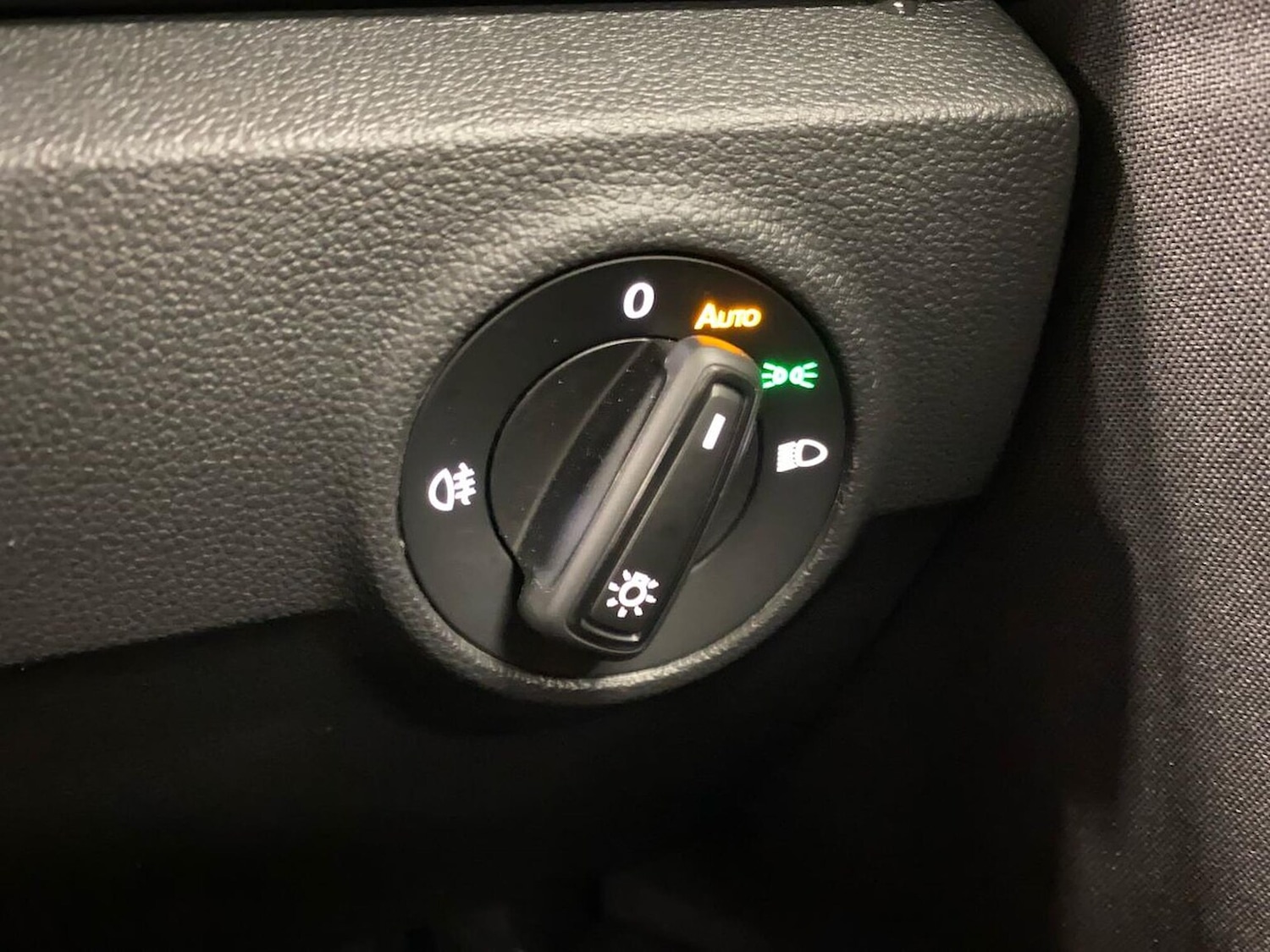 Used Volkswagen T-Roc 2022 for sale - 76885050: Photo 22