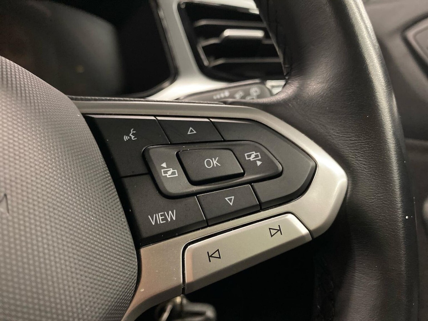 Used Volkswagen T-Roc 2022 for sale - 76885050: Photo 25