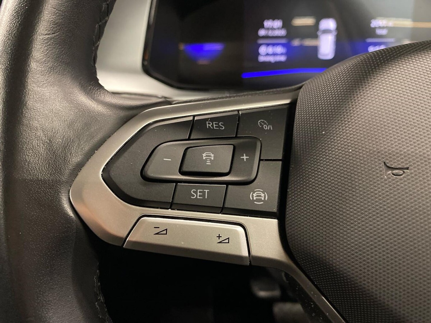 Used Volkswagen T-Roc 2022 for sale - 76885050: Photo 26