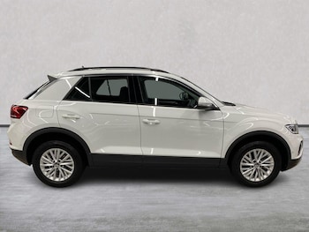 Used Volkswagen T-Roc 2022 for sale - 76885050: Photo