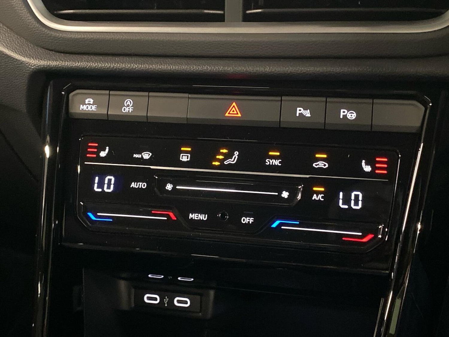 Used Volkswagen T-Roc 2026 for sale - 77888633: Photo 12