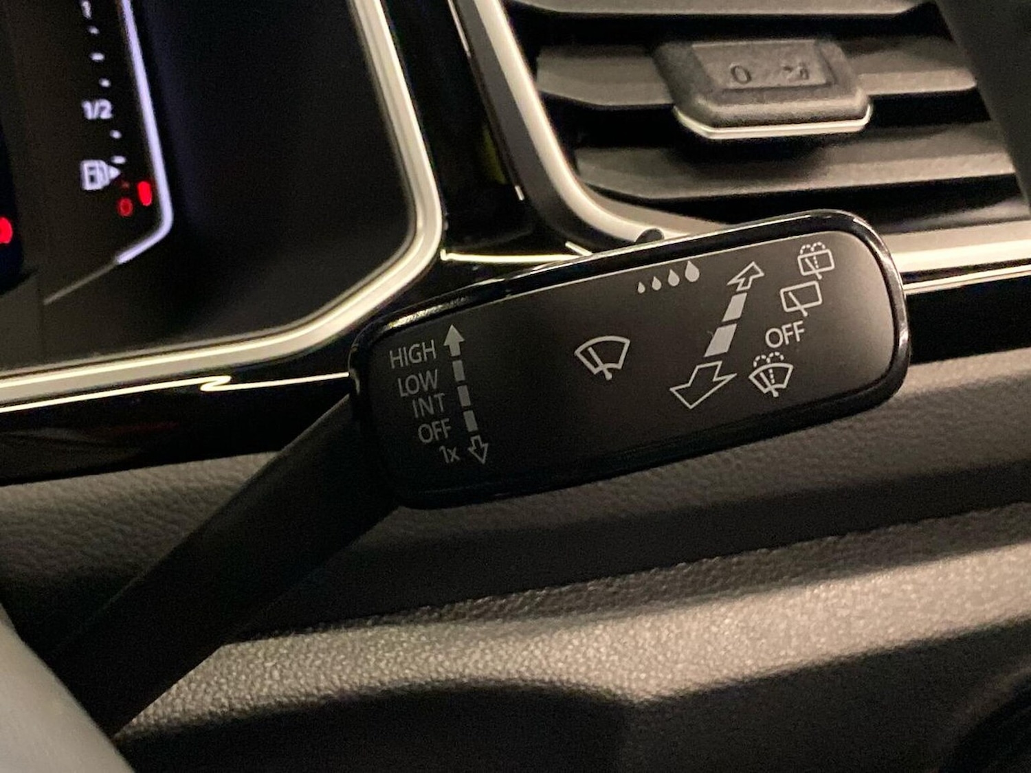 Used Volkswagen T-Roc 2026 for sale - 77888633: Photo 27