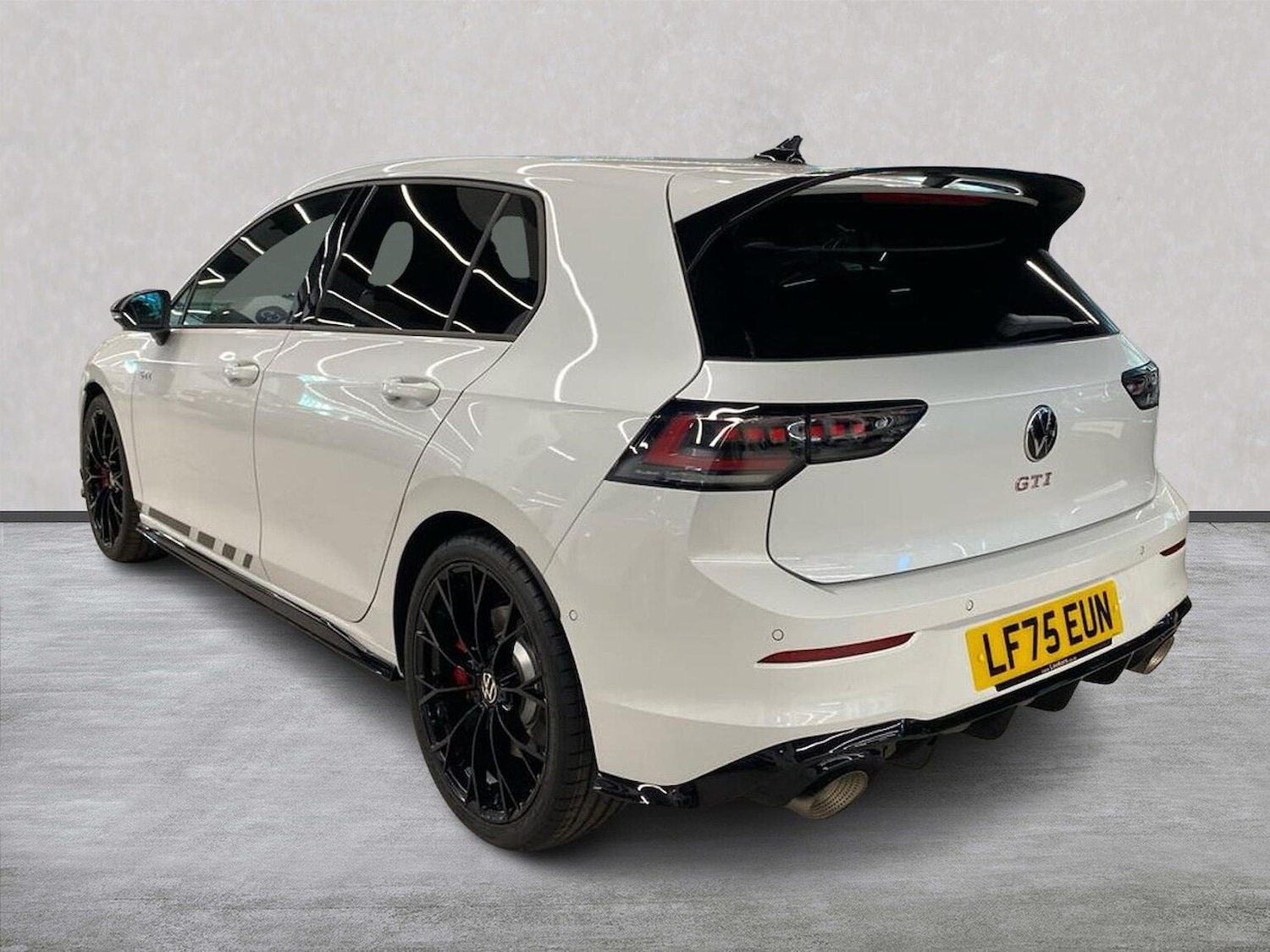 Used Volkswagen Golf 2025 for sale - 76070267: Photo 2