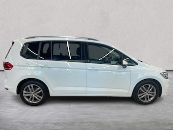 Used Volkswagen Touran 2024 for sale - 78903513: Photo