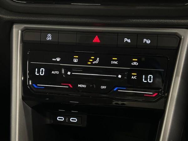 Used Volkswagen T-Roc 2023 for sale - 75994996: Photo 12
