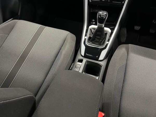 Used Volkswagen T-Roc 2023 for sale - 75994996: Photo 13