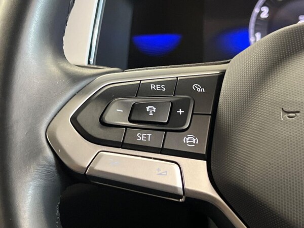 Used Volkswagen T-Roc 2023 for sale - 75994996: Photo 25