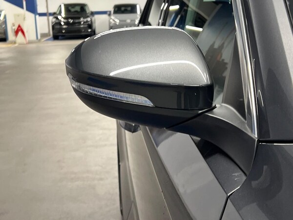 Used Volkswagen T-Roc 2023 for sale - 75994996: Photo 32