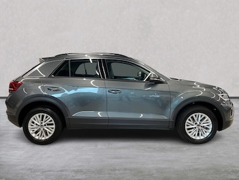 Used Volkswagen T-Roc 2023 for sale - 75994996: Photo 3