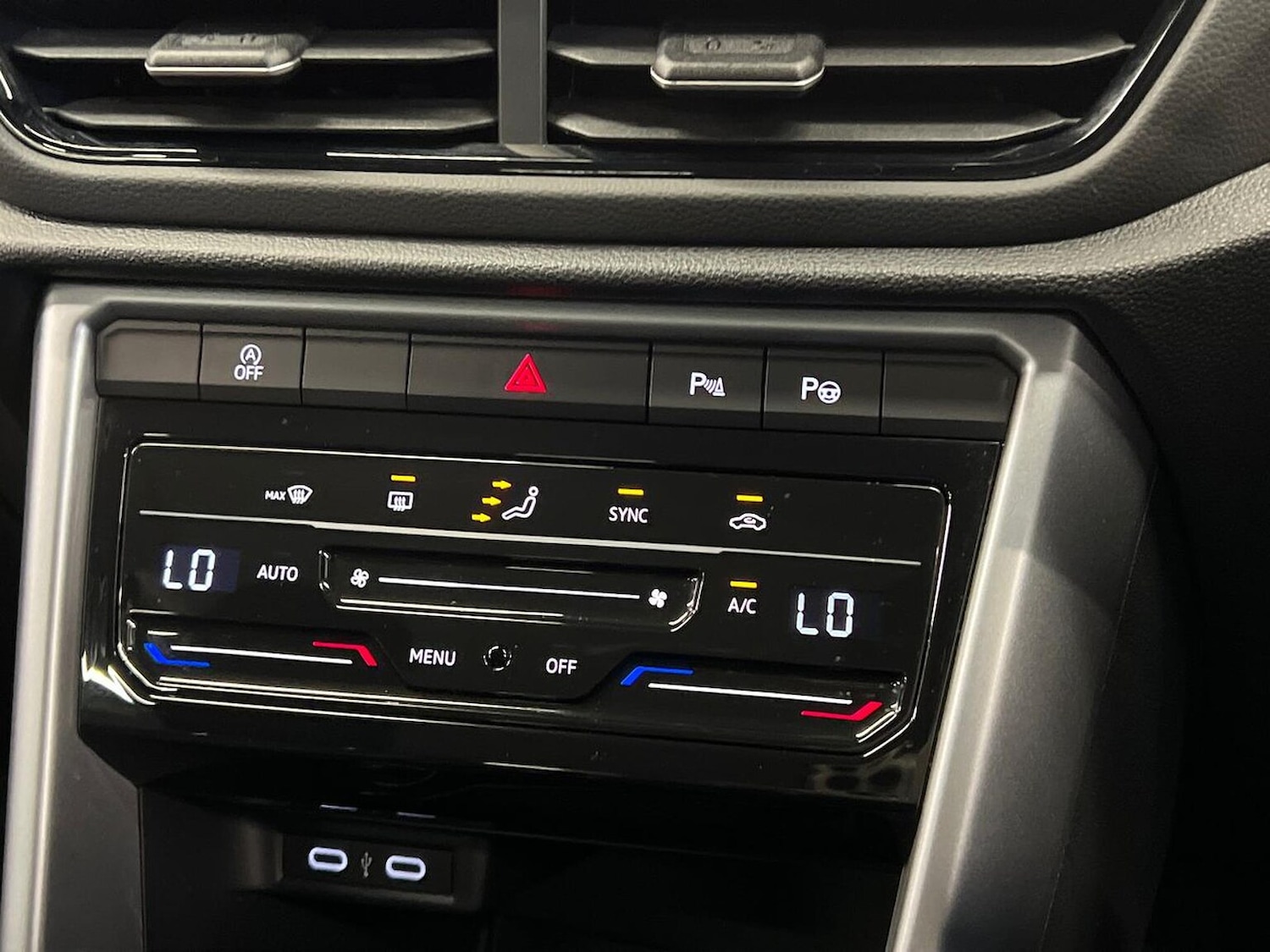 Used Volkswagen T-Roc 2022 for sale - 76605598: Photo 12