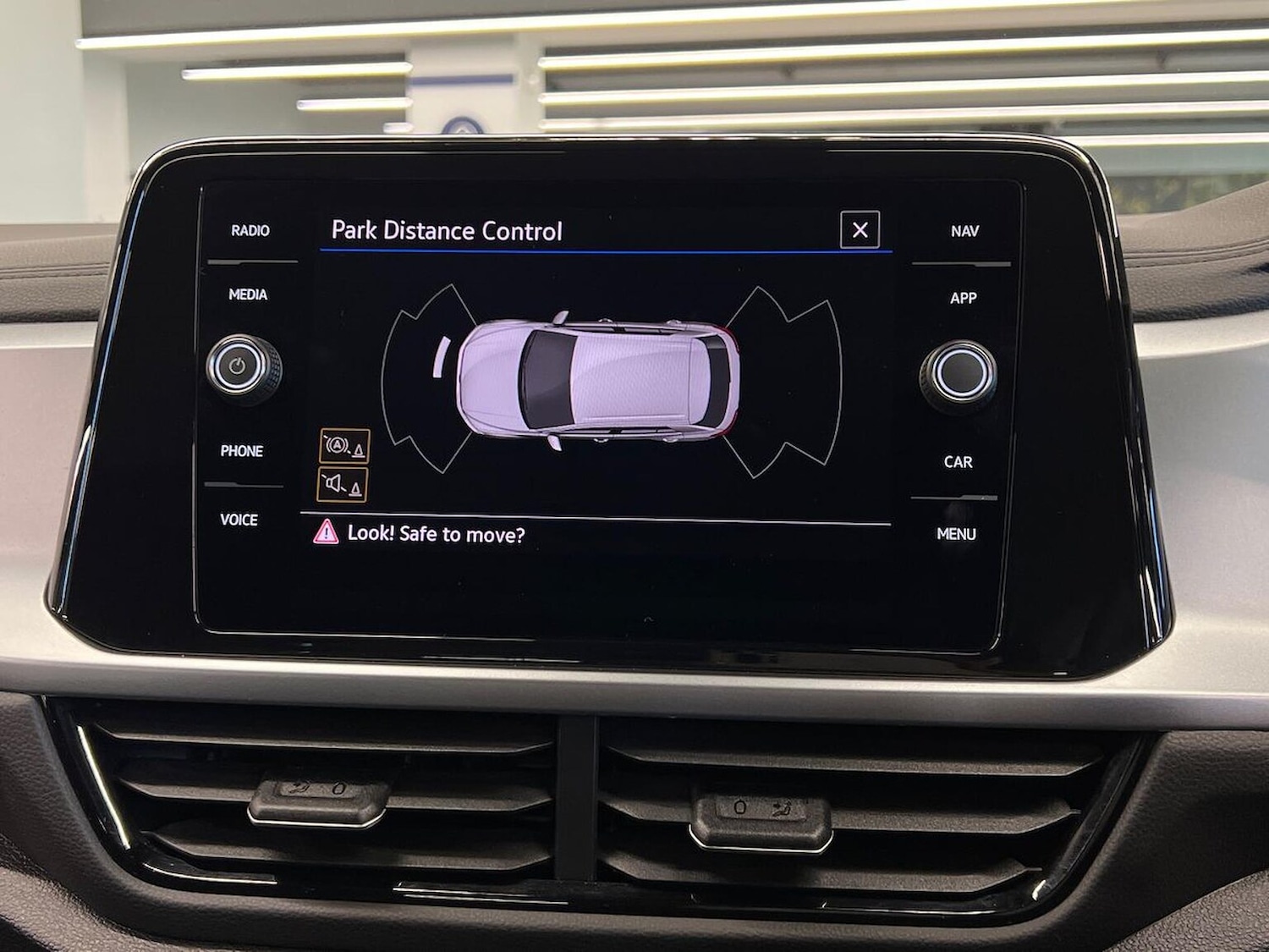 Used Volkswagen T-Roc 2022 for sale - 76605598: Photo 22