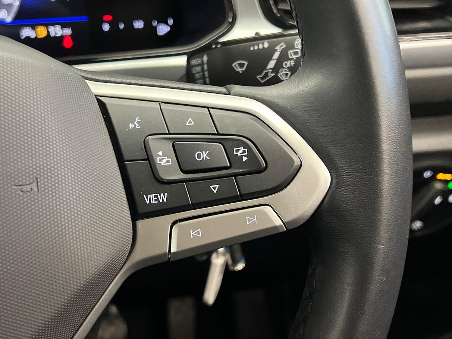 Used Volkswagen T-Roc 2022 for sale - 76605598: Photo 24