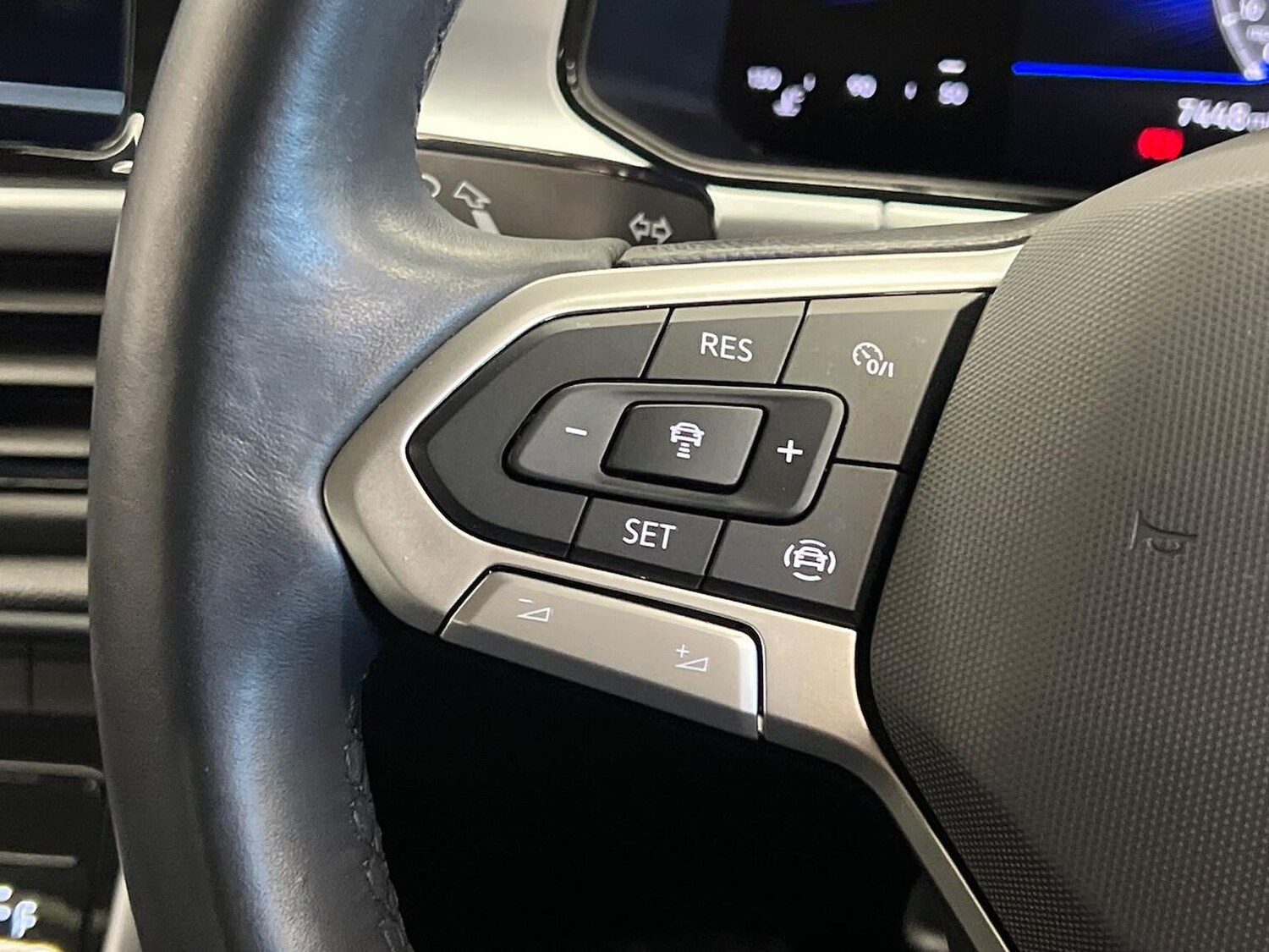 Used Volkswagen T-Roc 2022 for sale - 76605598: Photo 25