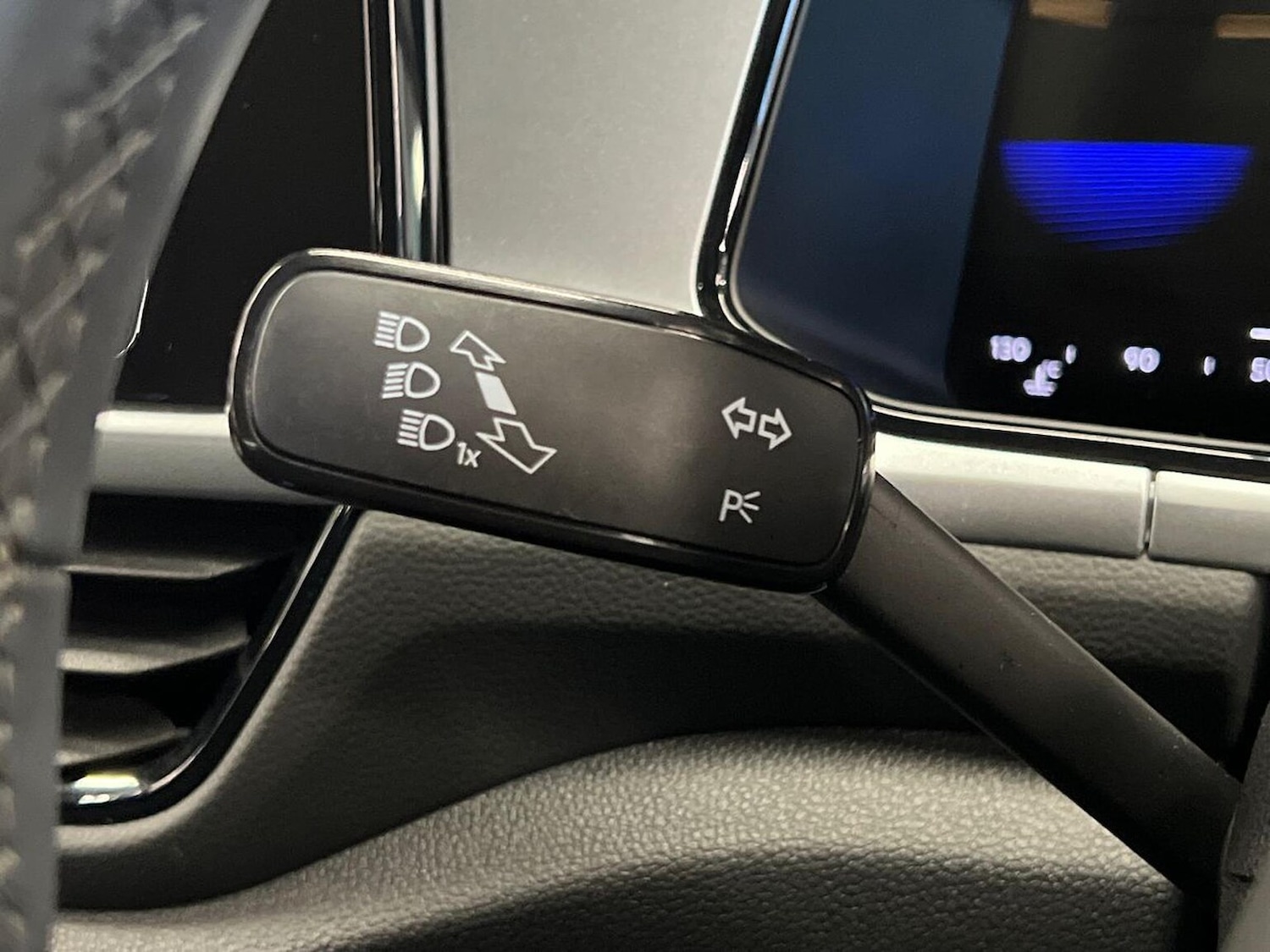 Used Volkswagen T-Roc 2022 for sale - 76605598: Photo 27