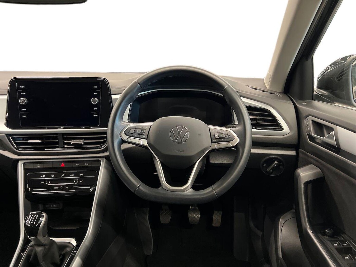 Used Volkswagen T-Roc 2022 for sale - 76605598: Photo 9