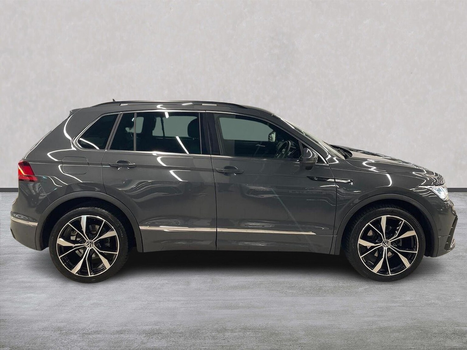 Used Volkswagen Tiguan 2023 for sale - 76860060: Photo 3