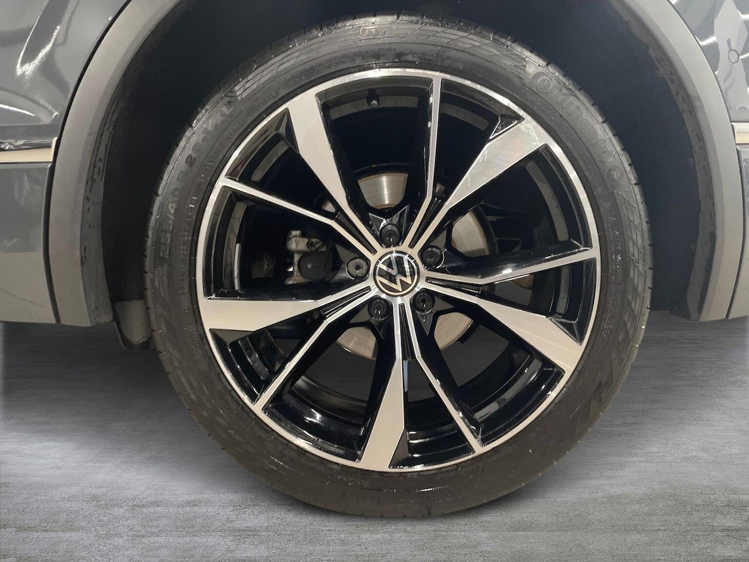 Used Volkswagen Tiguan 2023 for sale - 76860060: Photo 6