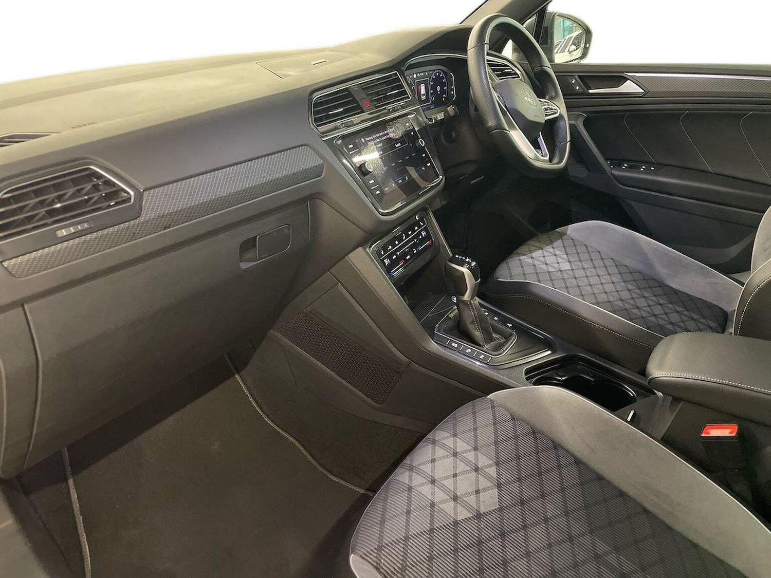 Used Volkswagen Tiguan 2023 for sale - 76860060: Photo 7