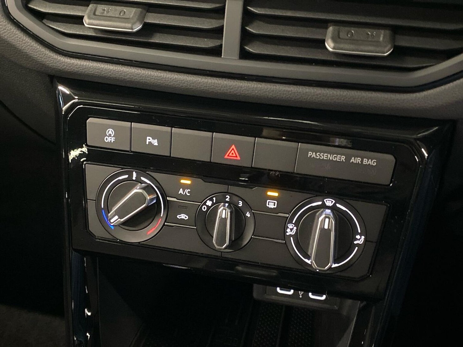 Used Volkswagen T-Cross 2025 for sale - 76638872: Photo 12