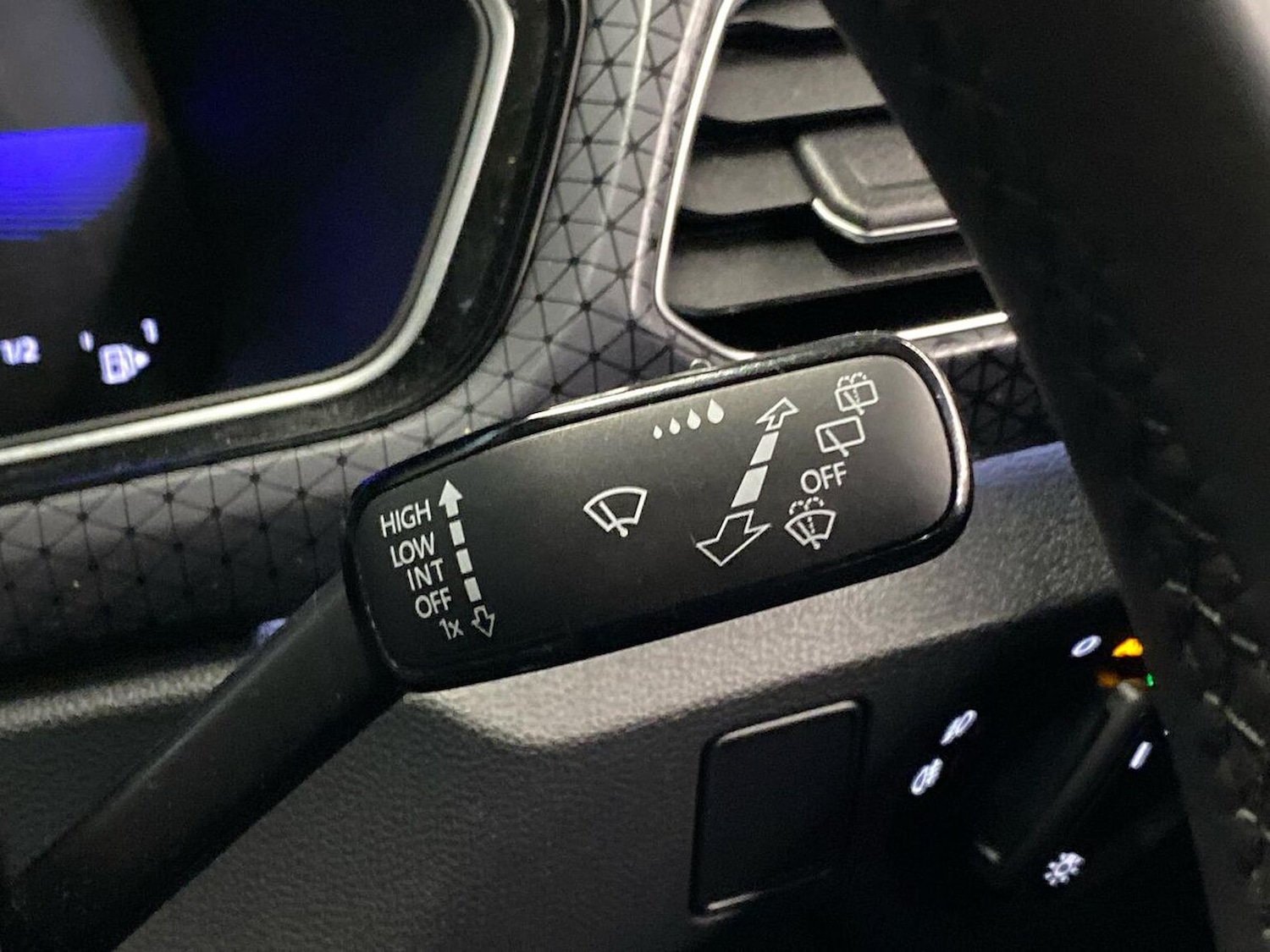 Used Volkswagen T-Cross 2023 for sale - 76273531: Photo 27