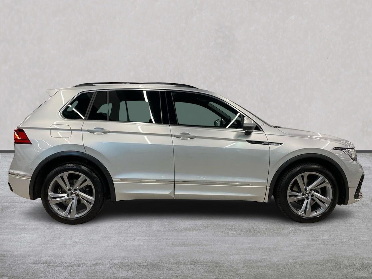 Used Volkswagen Tiguan 2024 for sale - 76785269: Photo 3