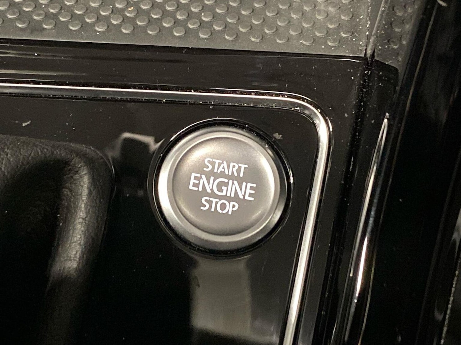 Used Volkswagen Touran 2024 for sale - 76963563: Photo 2