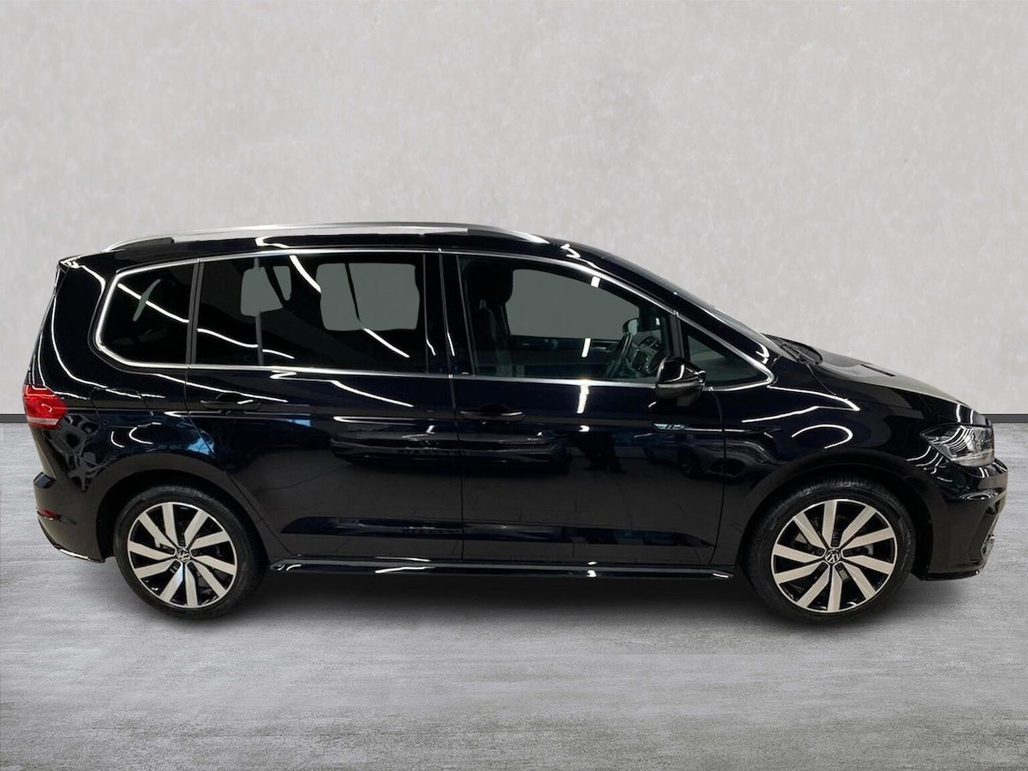 Used Volkswagen Touran 2024 for sale - 76963563: Photo 4