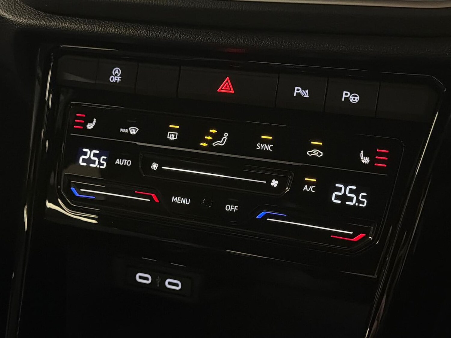 Used Volkswagen T-Roc 2023 for sale - 77487869: Photo 12