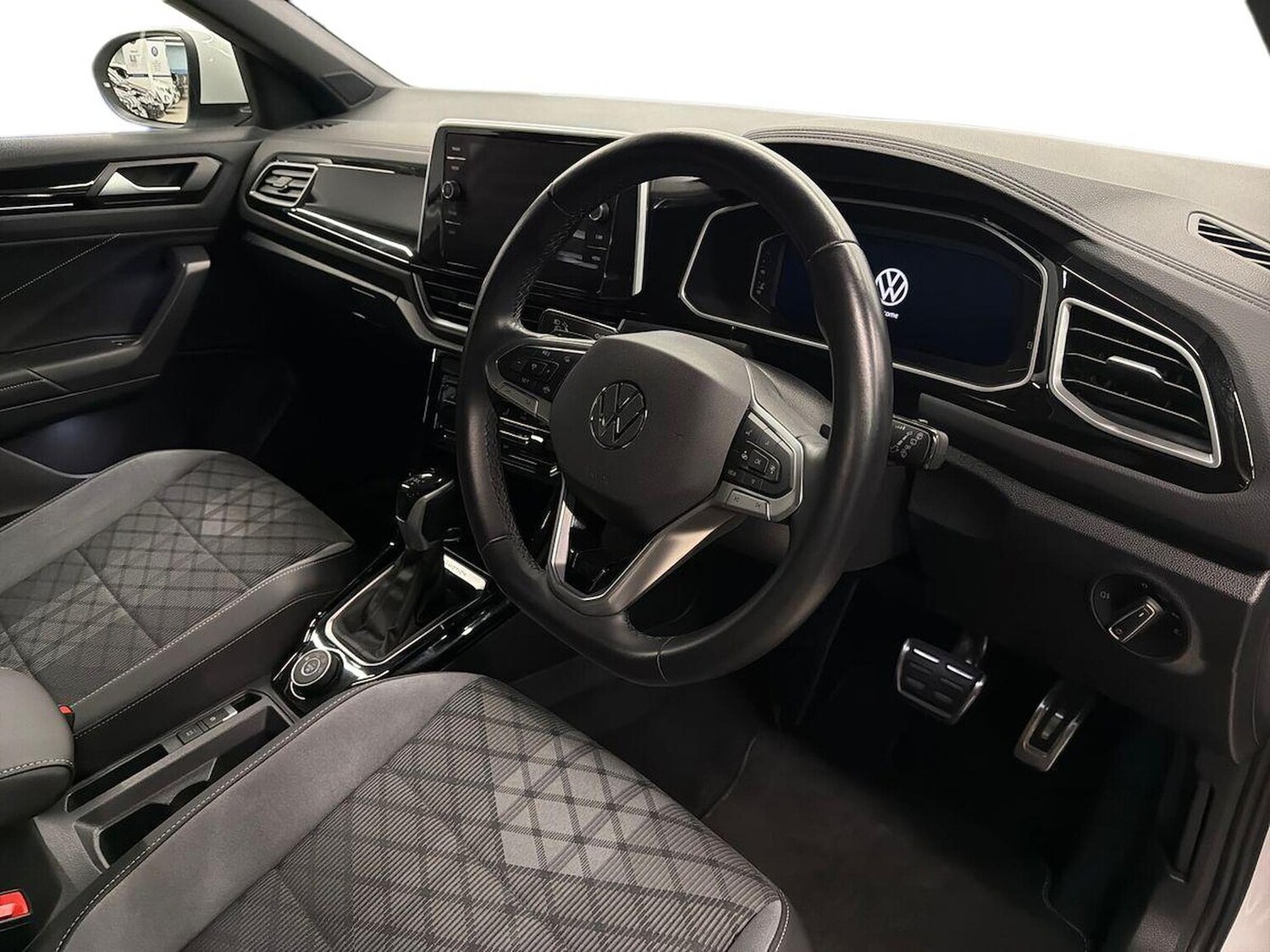 Used Volkswagen T-Roc 2023 for sale - 77487869: Photo 15