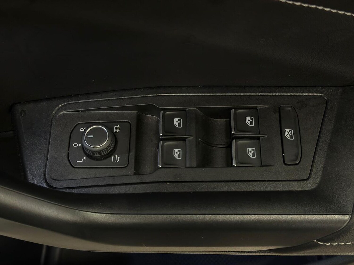 Used Volkswagen T-Roc 2023 for sale - 77487869: Photo 21