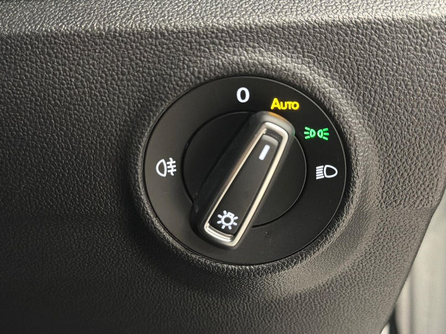 Used Volkswagen T-Roc 2023 for sale - 77487869: Photo 22