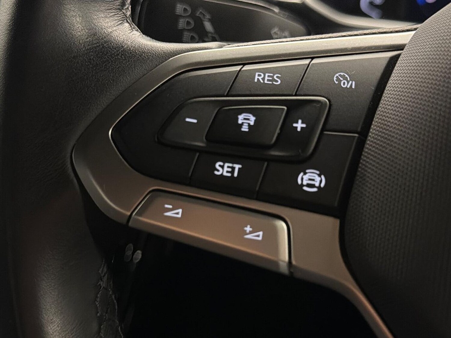 Used Volkswagen T-Roc 2023 for sale - 77487869: Photo 27