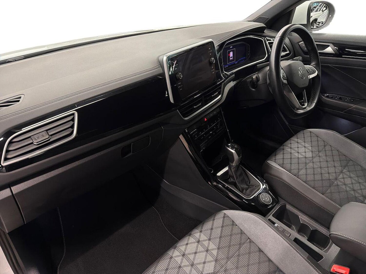 Used Volkswagen T-Roc 2023 for sale - 77487869: Photo 7