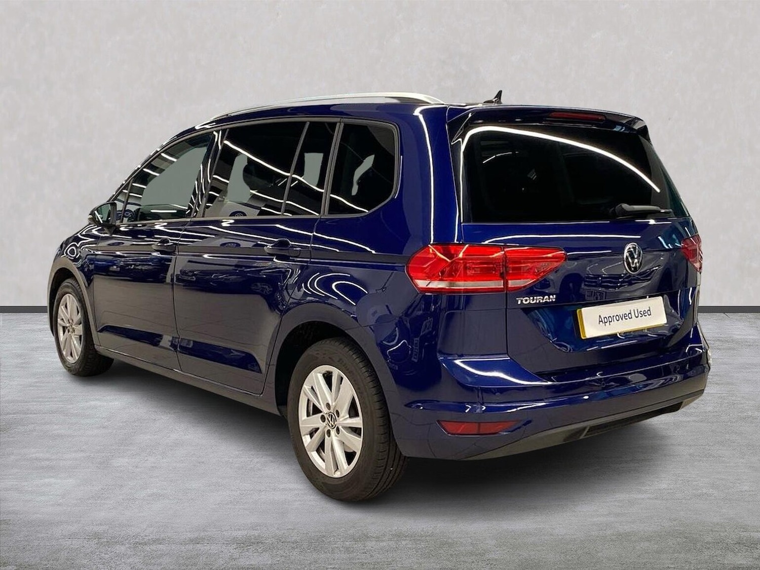 Used Volkswagen Touran 2021 for sale - 76583239: Photo 2