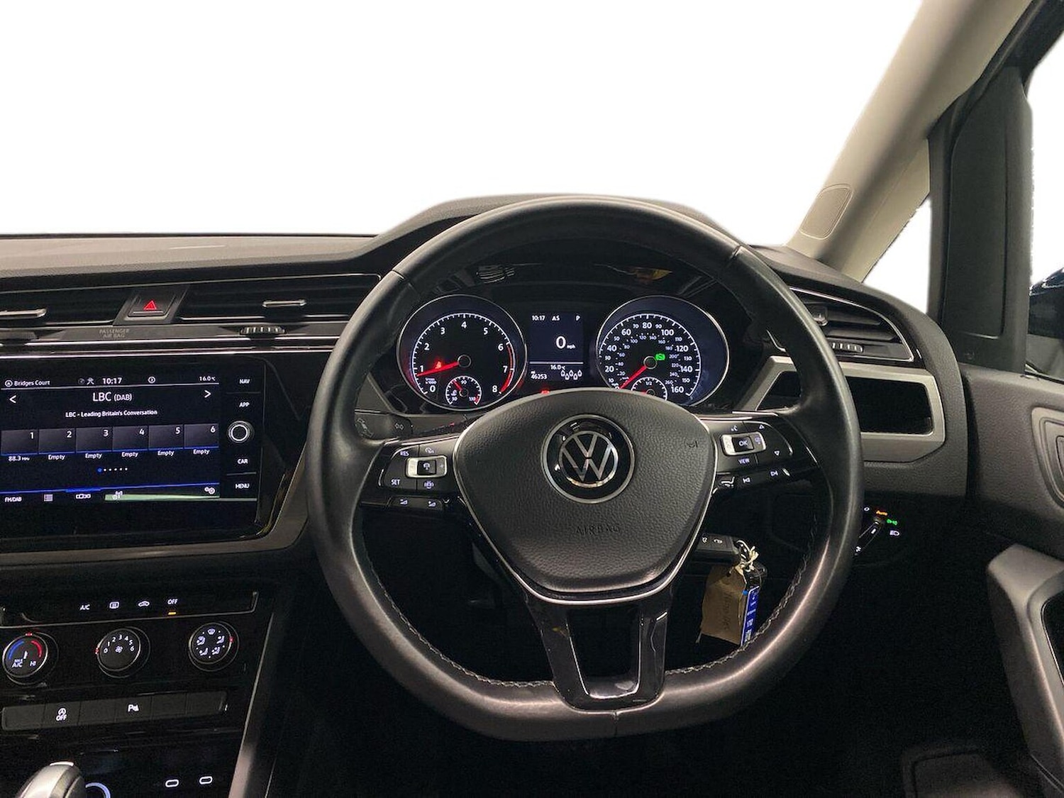 Used Volkswagen Touran 2021 for sale - 76583239: Photo 9