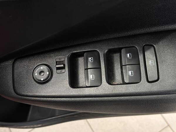 Used Hyundai i10 2021 for sale - 76182437: Photo 21