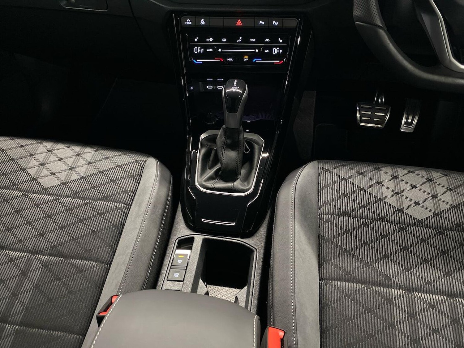 Used Volkswagen T-Roc 2025 for sale - 77796996: Photo 13