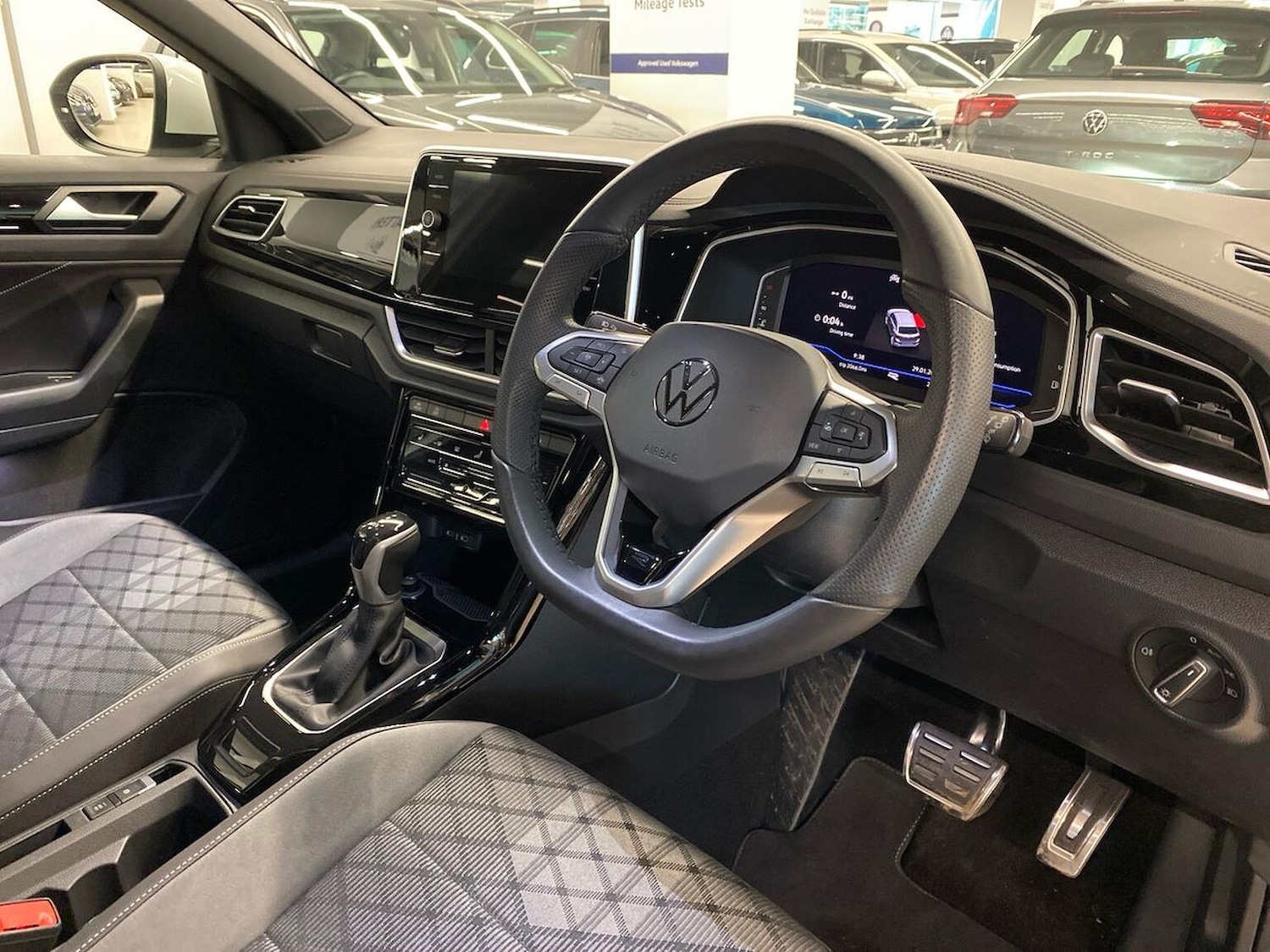 Used Volkswagen T-Roc 2025 for sale - 77796996: Photo 15