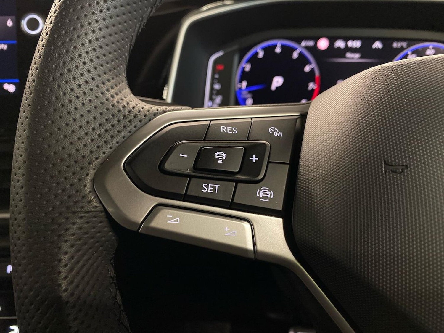 Used Volkswagen T-Roc 2025 for sale - 77796996: Photo 27