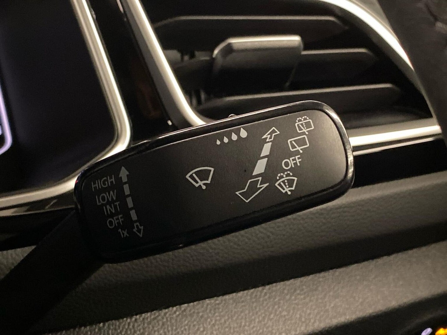 Used Volkswagen T-Roc 2025 for sale - 77796996: Photo 28