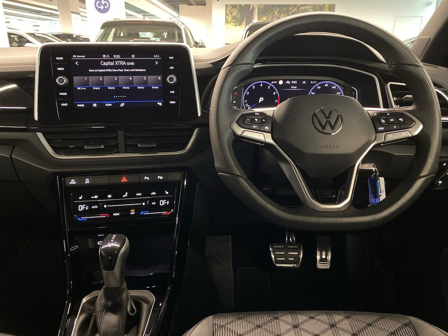 Used Volkswagen T-Roc 2025 for sale - 77796996: Photo 9