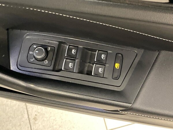 Used Volkswagen T-Roc 2022 for sale - 75956197: Photo 21