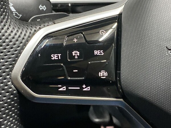 Used Volkswagen T-Roc 2022 for sale - 75956197: Photo 26