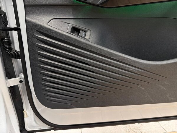 Used Volkswagen ID.4 2025 for sale - 76287302: Photo 29