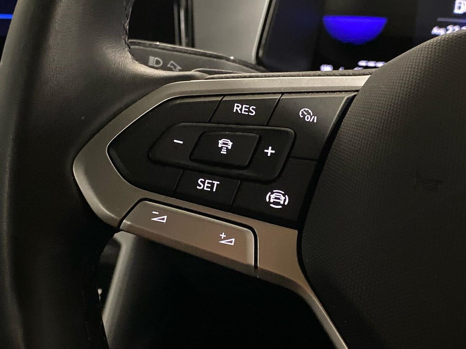 Used Volkswagen T-Roc 2023 for sale - 76541884: Photo 26