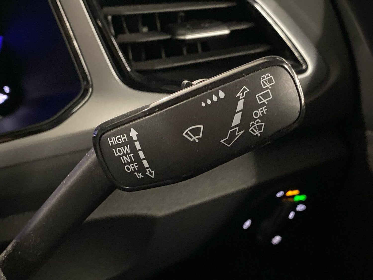 Used Volkswagen T-Roc 2023 for sale - 76541884: Photo 27